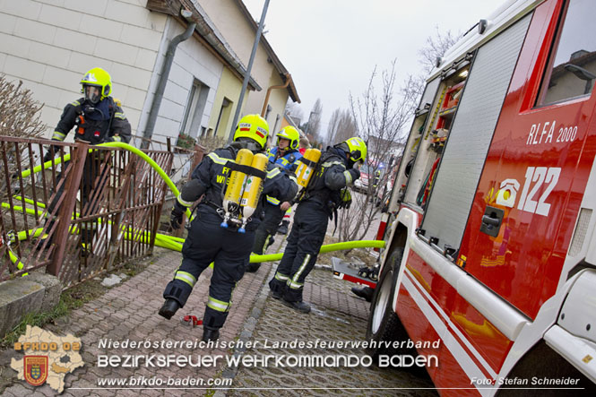 20211227 Wohnhausbrand in Traiskirchen Ortsteil Moellersdorf Foto: Stefan Schneider BFKDO Baden 20211227 Wohnhausbrand in Traiskirchen Ortsteil Moellersdorf Foto: Stefan Schneider BFKDO Baden