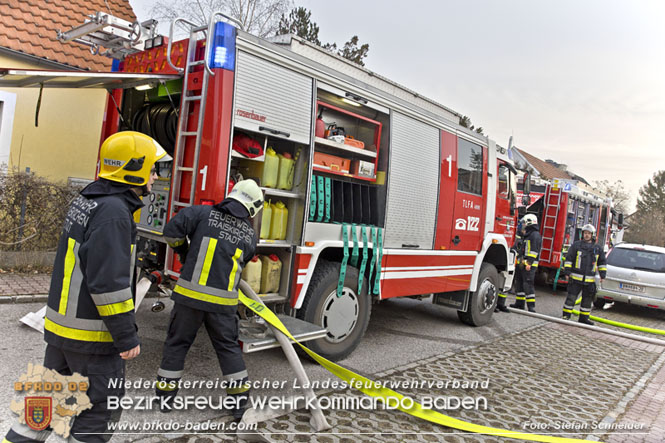 20211227 Wohnhausbrand in Traiskirchen Ortsteil Moellersdorf Foto: Stefan Schneider BFKDO Baden 20211227 Wohnhausbrand in Traiskirchen Ortsteil Moellersdorf Foto: Stefan Schneider BFKDO Baden