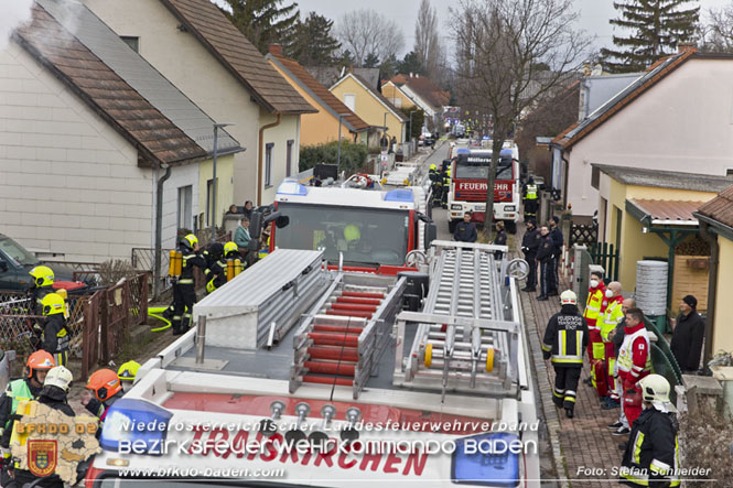 20211227 Wohnhausbrand in Traiskirchen Ortsteil Moellersdorf Foto: Stefan Schneider BFKDO Baden 20211227 Wohnhausbrand in Traiskirchen Ortsteil Moellersdorf Foto: Stefan Schneider BFKDO Baden