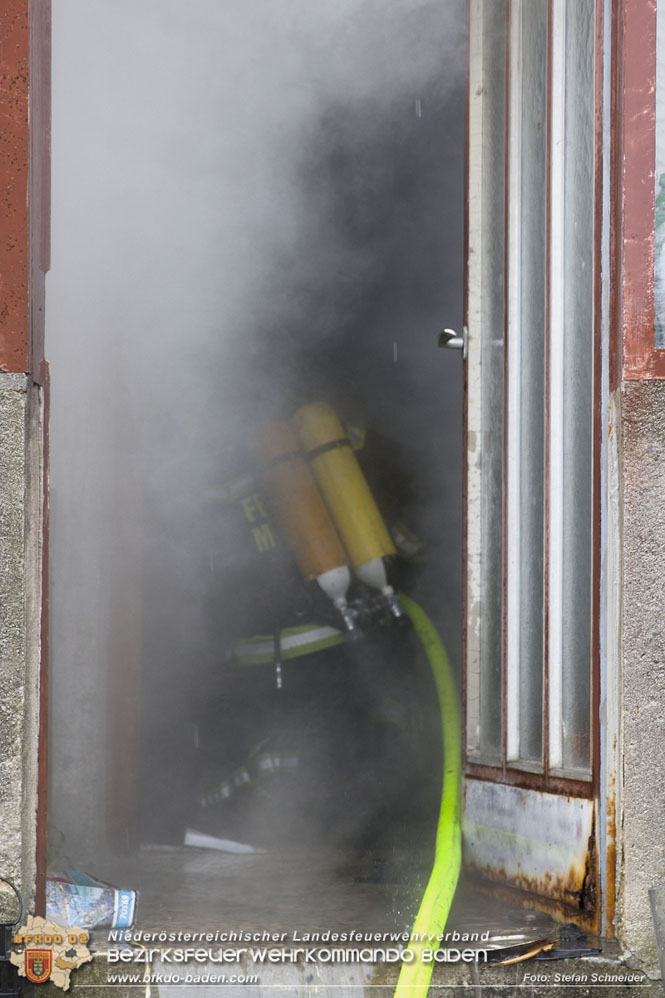 20211227 Wohnhausbrand in Traiskirchen Ortsteil Moellersdorf Foto: Stefan Schneider BFKDO Baden 20211227 Wohnhausbrand in Traiskirchen Ortsteil Moellersdorf Foto: Stefan Schneider BFKDO Baden