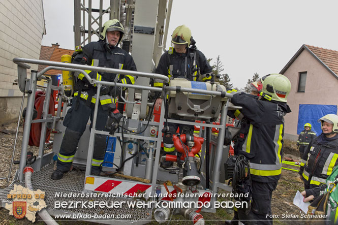 20211227 Wohnhausbrand in Traiskirchen Ortsteil Moellersdorf Foto: Stefan Schneider BFKDO Baden 20211227 Wohnhausbrand in Traiskirchen Ortsteil Moellersdorf Foto: Stefan Schneider BFKDO Baden
