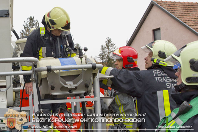 20211227 Wohnhausbrand in Traiskirchen Ortsteil Moellersdorf Foto: Stefan Schneider BFKDO Baden 20211227 Wohnhausbrand in Traiskirchen Ortsteil Moellersdorf Foto: Stefan Schneider BFKDO Baden