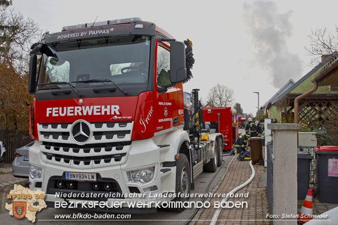 20211227 Wohnhausbrand in Traiskirchen Ortsteil Moellersdorf Foto: Stefan Schneider BFKDO Baden 20211227 Wohnhausbrand in Traiskirchen Ortsteil Moellersdorf Foto: Stefan Schneider BFKDO Baden