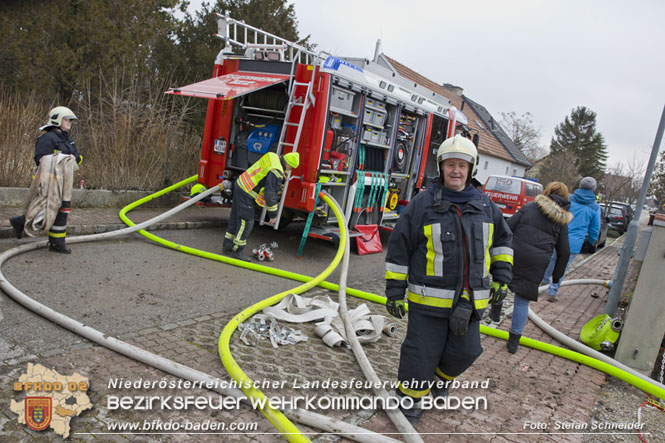 20211227 Wohnhausbrand in Traiskirchen Ortsteil Moellersdorf Foto: Stefan Schneider BFKDO Baden 20211227 Wohnhausbrand in Traiskirchen Ortsteil Moellersdorf Foto: Stefan Schneider BFKDO Baden