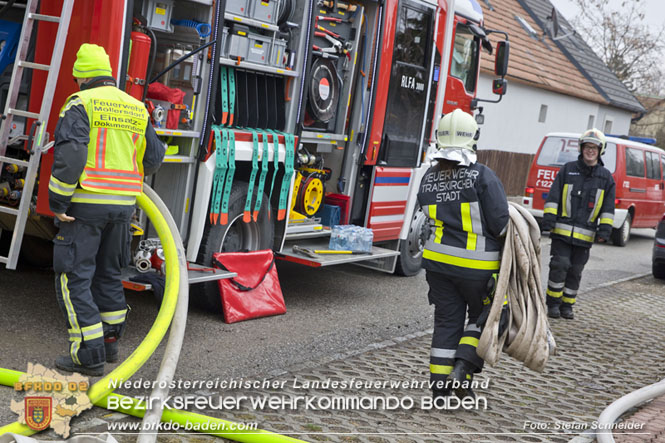 20211227 Wohnhausbrand in Traiskirchen Ortsteil Moellersdorf Foto: Stefan Schneider BFKDO Baden 20211227 Wohnhausbrand in Traiskirchen Ortsteil Moellersdorf Foto: Stefan Schneider BFKDO Baden