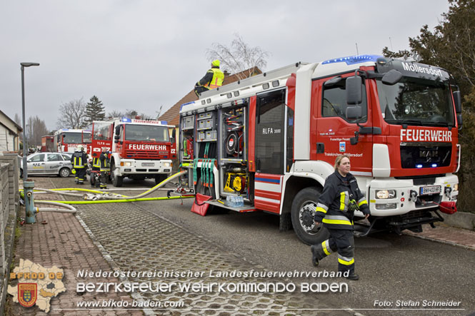 20211227 Wohnhausbrand in Traiskirchen Ortsteil Moellersdorf Foto: Stefan Schneider BFKDO Baden 20211227 Wohnhausbrand in Traiskirchen Ortsteil Moellersdorf Foto: Stefan Schneider BFKDO Baden