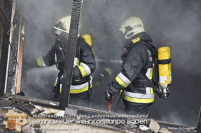 20211227 Wohnhausbrand in Traiskirchen Ortsteil Moellersdorf Foto: Stefan Schneider BFKDO Baden 20211227 Wohnhausbrand in Traiskirchen Ortsteil Moellersdorf Foto: Stefan Schneider BFKDO Baden