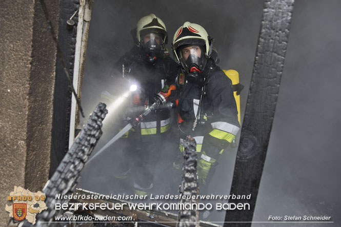 20211227 Wohnhausbrand in Traiskirchen Ortsteil Moellersdorf Foto: Stefan Schneider BFKDO Baden 20211227 Wohnhausbrand in Traiskirchen Ortsteil Moellersdorf Foto: Stefan Schneider BFKDO Baden