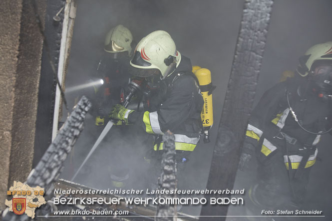 20211227 Wohnhausbrand in Traiskirchen Ortsteil Moellersdorf Foto: Stefan Schneider BFKDO Baden 20211227 Wohnhausbrand in Traiskirchen Ortsteil Moellersdorf Foto: Stefan Schneider BFKDO Baden