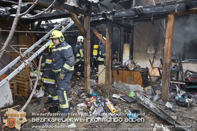20211227 Wohnhausbrand in Traiskirchen Ortsteil Moellersdorf Foto: Stefan Schneider BFKDO Baden 20211227 Wohnhausbrand in Traiskirchen Ortsteil Moellersdorf Foto: Stefan Schneider BFKDO Baden