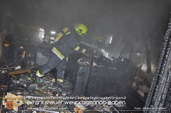 20211227 Wohnhausbrand in Traiskirchen Ortsteil Moellersdorf Foto: Stefan Schneider BFKDO Baden 20211227 Wohnhausbrand in Traiskirchen Ortsteil Moellersdorf Foto: Stefan Schneider BFKDO Baden