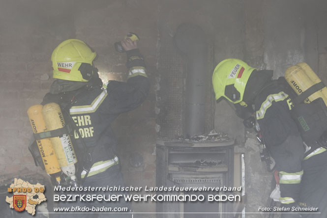20211227 Wohnhausbrand in Traiskirchen Ortsteil Moellersdorf Foto: Stefan Schneider BFKDO Baden 20211227 Wohnhausbrand in Traiskirchen Ortsteil Moellersdorf Foto: Stefan Schneider BFKDO Baden