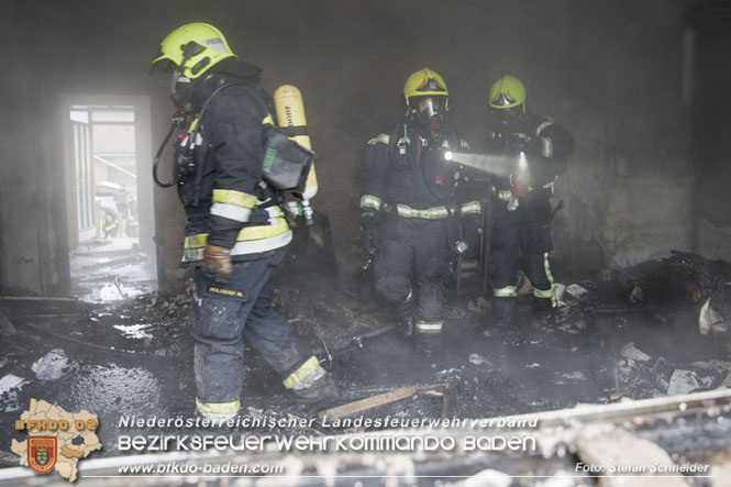 20211227 Wohnhausbrand in Traiskirchen Ortsteil Moellersdorf Foto: Stefan Schneider BFKDO Baden 20211227 Wohnhausbrand in Traiskirchen Ortsteil Moellersdorf Foto: Stefan Schneider BFKDO Baden
