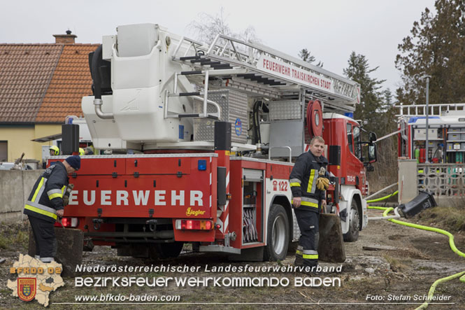 20211227 Wohnhausbrand in Traiskirchen Ortsteil Moellersdorf Foto: Stefan Schneider BFKDO Baden 20211227 Wohnhausbrand in Traiskirchen Ortsteil Moellersdorf Foto: Stefan Schneider BFKDO Baden