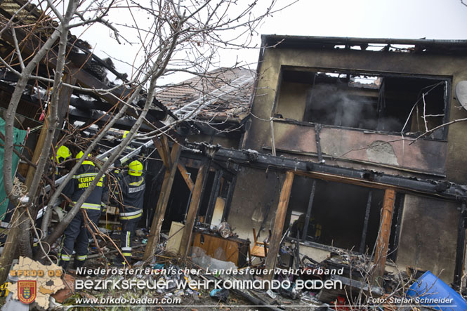 20211227 Wohnhausbrand in Traiskirchen Ortsteil Moellersdorf Foto: Stefan Schneider BFKDO Baden 20211227 Wohnhausbrand in Traiskirchen Ortsteil Moellersdorf Foto: Stefan Schneider BFKDO Baden