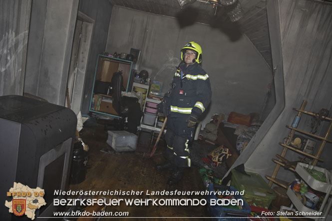 20211227 Wohnhausbrand in Traiskirchen Ortsteil Moellersdorf Foto: Stefan Schneider BFKDO Baden 20211227 Wohnhausbrand in Traiskirchen Ortsteil Moellersdorf Foto: Stefan Schneider BFKDO Baden