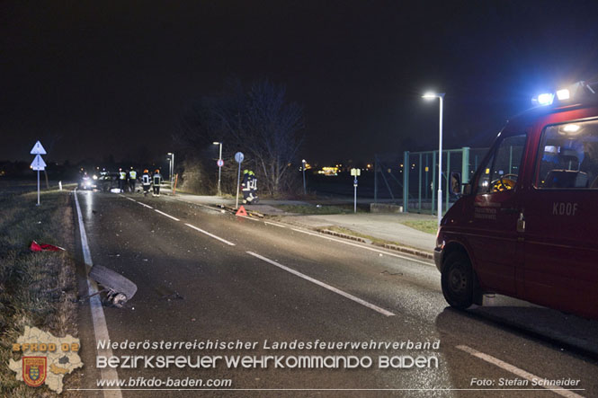 20211227 Trümmerfeld nach Zusammenstoß zweier Fahrzeuge im Freilandgebiet von Tribuswinkel   Foto: Stefan Schneider