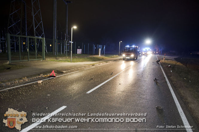 20211227 Trümmerfeld nach Zusammenstoß zweier Fahrzeuge im Freilandgebiet von Tribuswinkel   Foto: Stefan Schneider