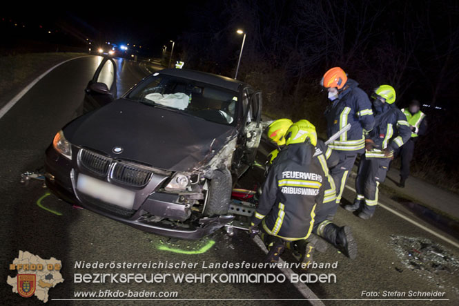 20211227 Trümmerfeld nach Zusammenstoß zweier Fahrzeuge im Freilandgebiet von Tribuswinkel   Foto: Stefan Schneider