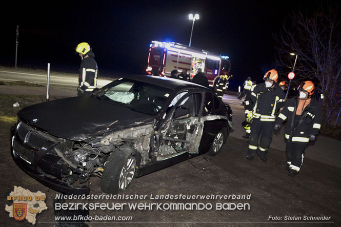 20211227 Trümmerfeld nach Zusammenstoß zweier Fahrzeuge im Freilandgebiet von Tribuswinkel   Foto: Stefan Schneider