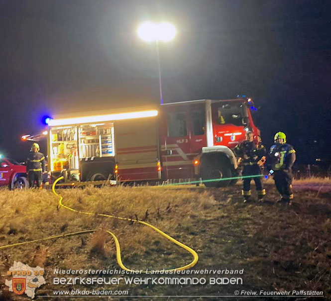 20220101 Flurbrand in Pfaffstaetten  Foto: Freiwillige Feuerwehr Pfaffstaetten