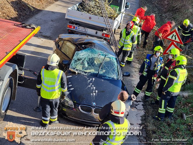 20220118 Spektakulärer Verkehrsunfall auf der L4010 bei Pfaffstätten  Foto: Stefan Schneider