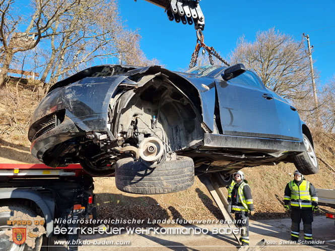 20220118 Spektakulärer Verkehrsunfall auf der L4010 bei Pfaffstätten  Foto: Stefan Schneider