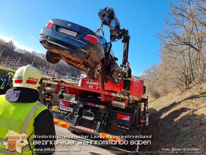 20220118 Spektakulärer Verkehrsunfall auf der L4010 bei Pfaffstätten  Foto: Stefan Schneider