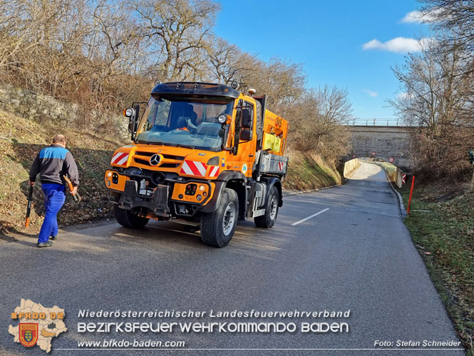 20220118 Spektakulärer Verkehrsunfall auf der L4010 bei Pfaffstätten  Foto: Stefan Schneider