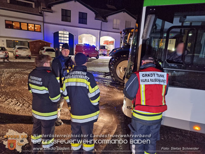 20220120 Bergung Linienbus auf der L130 zwischen Heiligenkreuz und Sattelbach   Foto: Stefan Schneider BFKDO BADEN
