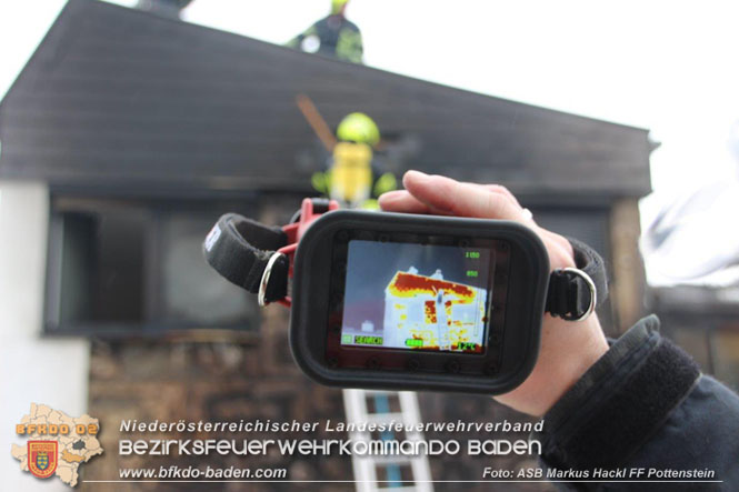 20220124 Wohnhausbrand in Berndorf - 3 Feuerwehren standen im Löscheinsatz   Foto: ASB Markus Hackl FF Pottenstein