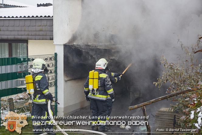 20220124 Wohnhausbrand in Berndorf - 3 Feuerwehren standen im Löscheinsatz   Foto: © Bernd Taxberger BFK Baden