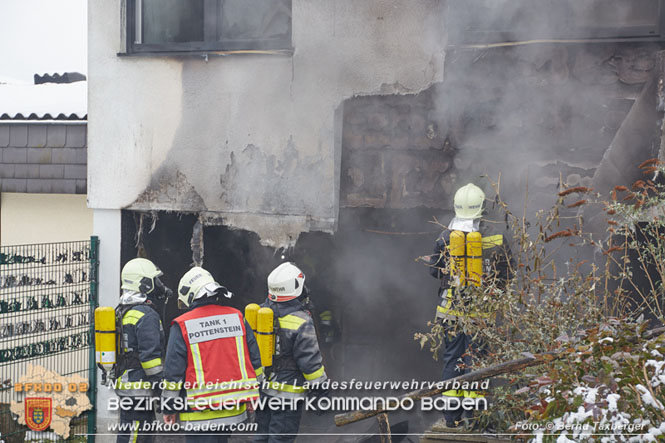20220124 Wohnhausbrand in Berndorf - 3 Feuerwehren standen im Löscheinsatz   Foto: © Bernd Taxberger BFK Baden