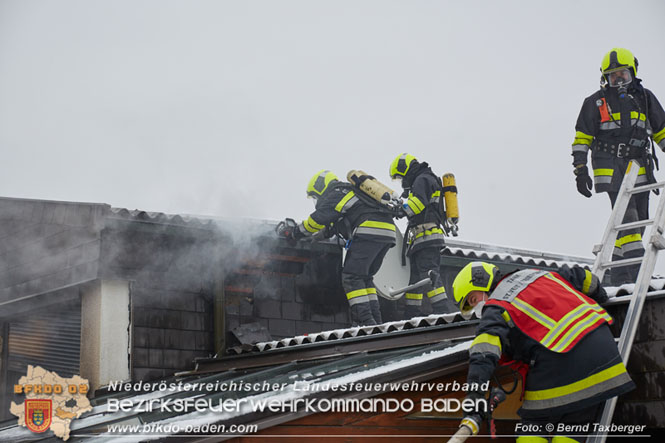 20220124 Wohnhausbrand in Berndorf - 3 Feuerwehren standen im Löscheinsatz   Foto: © Bernd Taxberger BFK Baden