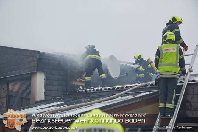 20220124 Wohnhausbrand in Berndorf - 3 Feuerwehren standen im Löscheinsatz   Foto: © Bernd Taxberger BFK Baden