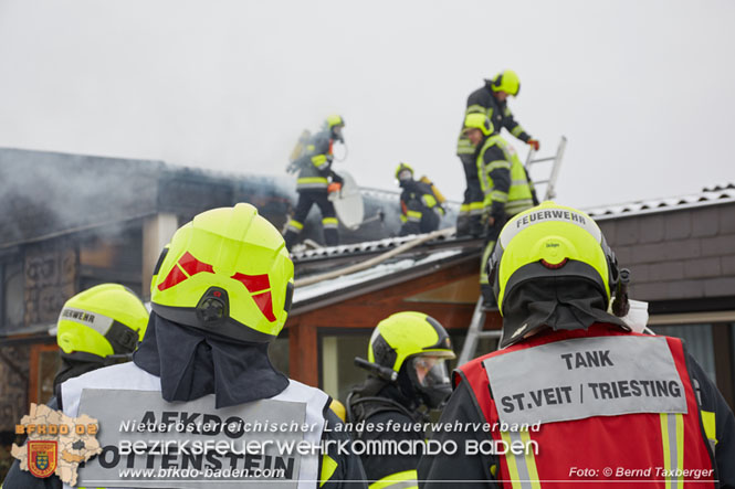 20220124 Wohnhausbrand in Berndorf - 3 Feuerwehren standen im Löscheinsatz   Foto: © Bernd Taxberger BFK Baden