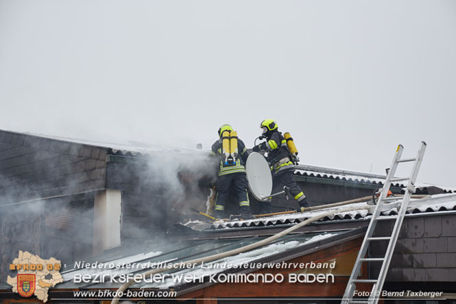 20220124 Wohnhausbrand in Berndorf - 3 Feuerwehren standen im Löscheinsatz   Foto: © Bernd Taxberger BFK Baden