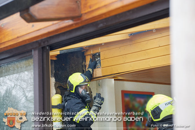 20220124 Wohnhausbrand in Berndorf - 3 Feuerwehren standen im Löscheinsatz   Foto: © Bernd Taxberger BFK Baden