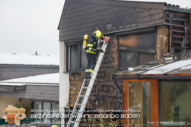 20220124 Wohnhausbrand in Berndorf - 3 Feuerwehren standen im Löscheinsatz   Foto: © Bernd Taxberger BFK Baden