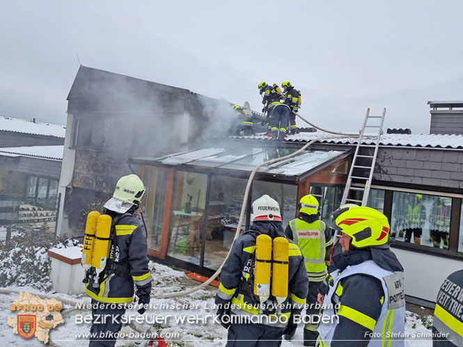 20220124 Wohnhausbrand in Berndorf - 3 Feuerwehren standen im Löscheinsatz   Foto: Stefan Schneider BFK Baden