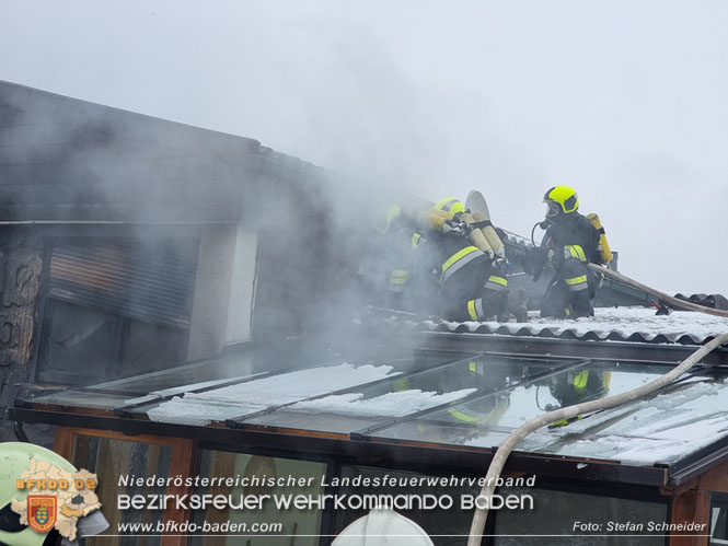 20220124 Wohnhausbrand in Berndorf - 3 Feuerwehren standen im Löscheinsatz   Foto: Stefan Schneider BFK Baden