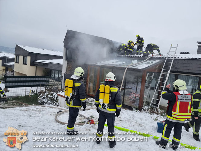 20220124 Wohnhausbrand in Berndorf - 3 Feuerwehren standen im Löscheinsatz   Foto: Stefan Schneider BFK Baden