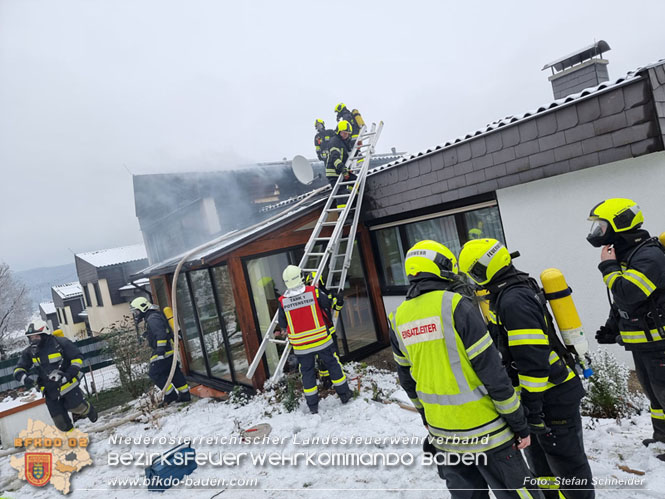 20220124 Wohnhausbrand in Berndorf - 3 Feuerwehren standen im Löscheinsatz   Foto: Stefan Schneider BFK Baden