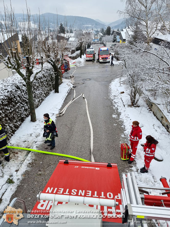 20220124 Wohnhausbrand in Berndorf - 3 Feuerwehren standen im Löscheinsatz   Foto: Stefan Schneider BFK Baden