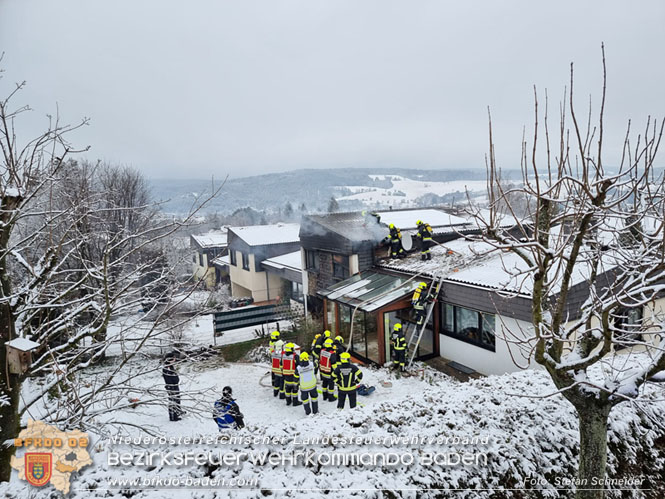 20220124 Wohnhausbrand in Berndorf - 3 Feuerwehren standen im Löscheinsatz   Foto: Stefan Schneider BFK Baden
