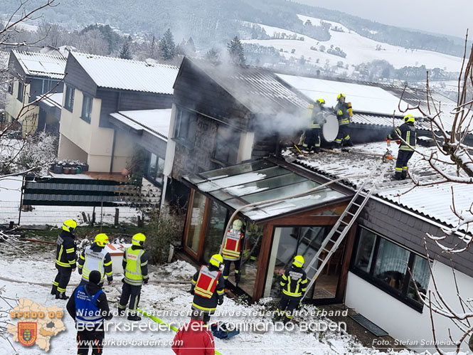 20220124 Wohnhausbrand in Berndorf - 3 Feuerwehren standen im Löscheinsatz   Foto: Stefan Schneider BFK Baden