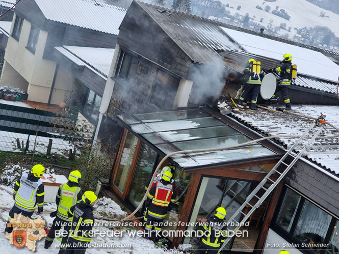 20220124 Wohnhausbrand in Berndorf - 3 Feuerwehren standen im Löscheinsatz   Foto: Stefan Schneider BFK Baden