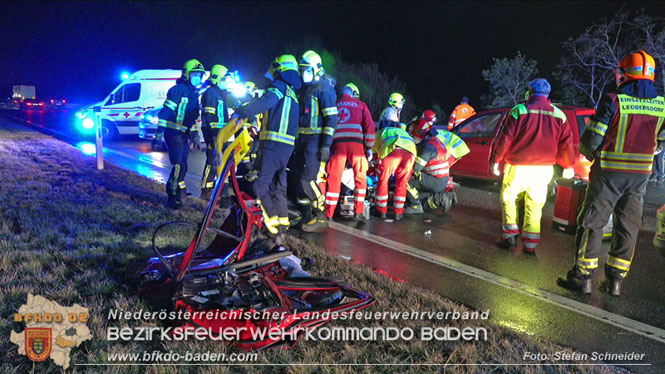 20220131 Schwerer Verkehrsunfall mit 3 Verletzten und Menschenrettung auf der A2 bei Leobersdorf Foto: Stefan Schneider BFKDO BADEN 20220131 Schwerer Verkehrsunfall mit 3 Verletzten und Menschenrettung auf der A2 bei Leobersdorf Foto: Stefan Schneider BFKDO BADEN