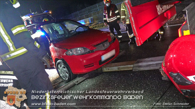 20220131 Schwerer Verkehrsunfall mit 3 Verletzten und Menschenrettung auf der A2 bei Leobersdorf Foto: Stefan Schneider BFKDO BADEN 20220131 Schwerer Verkehrsunfall mit 3 Verletzten und Menschenrettung auf der A2 bei Leobersdorf Foto: Stefan Schneider BFKDO BADEN