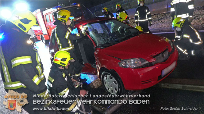 20220131 Schwerer Verkehrsunfall mit 3 Verletzten und Menschenrettung auf der A2 bei Leobersdorf Foto: Stefan Schneider BFKDO BADEN 20220131 Schwerer Verkehrsunfall mit 3 Verletzten und Menschenrettung auf der A2 bei Leobersdorf Foto: Stefan Schneider BFKDO BADEN